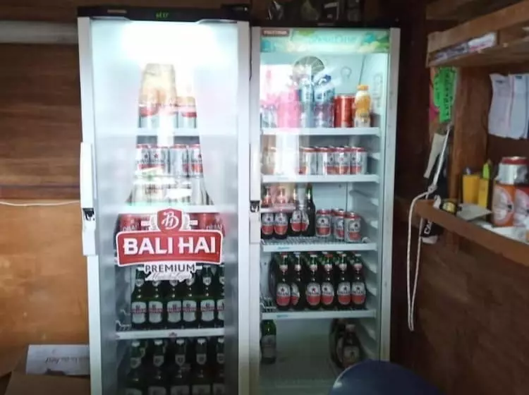 Mentawai Bagus   Hostel