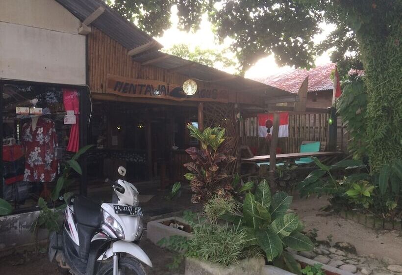 Mentawai Bagus   Hostel