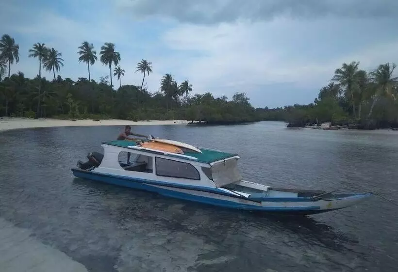 Mentawai Bagus   Hostel