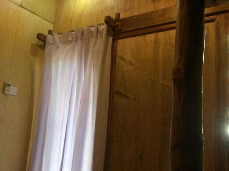 Mentawai Bagus   Hostel