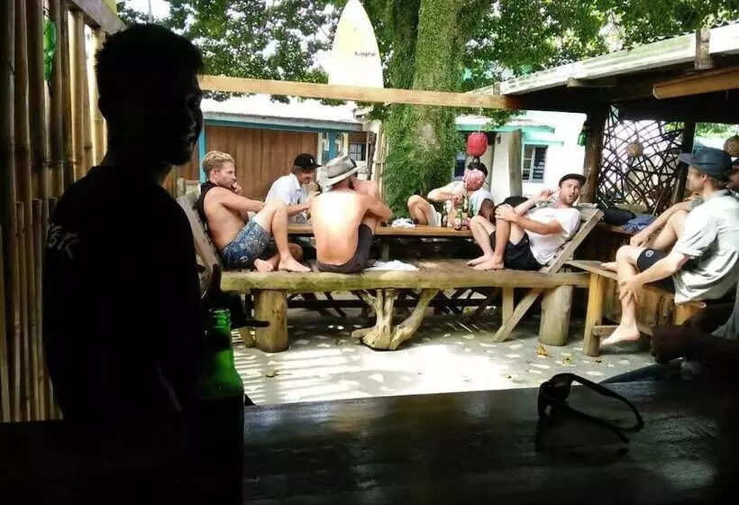 Mentawai Bagus   Hostel