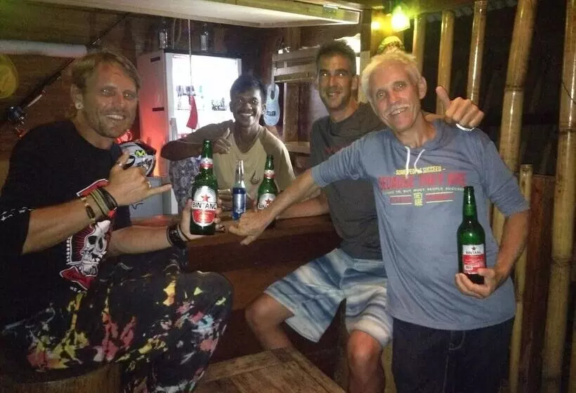 Mentawai Bagus   Hostel