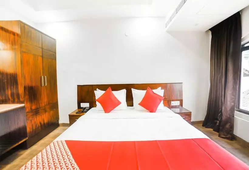 Oyo 16096 Flagship Purushottam Hotel Mapusa
