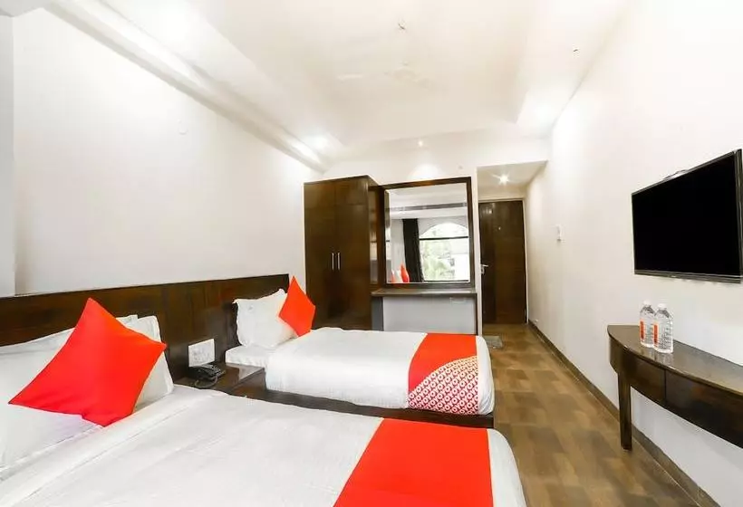 Oyo 16096 Flagship Purushottam Hotel Mapusa