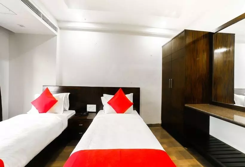 Oyo 16096 Flagship Purushottam Hotel Mapusa