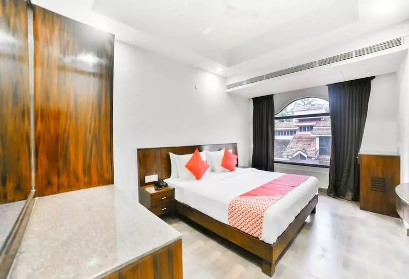 Oyo 16096 Flagship Purushottam Hotel Mapusa
