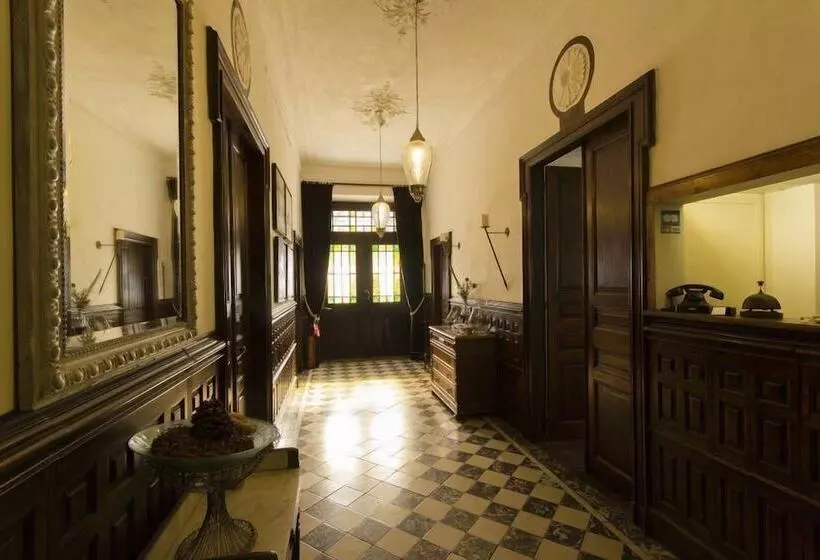 Majatalo Château Serre Barbier