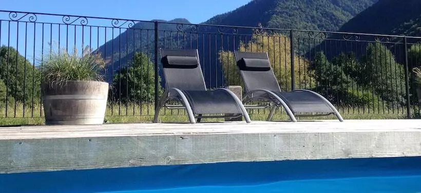 Majatalo Château Serre Barbier