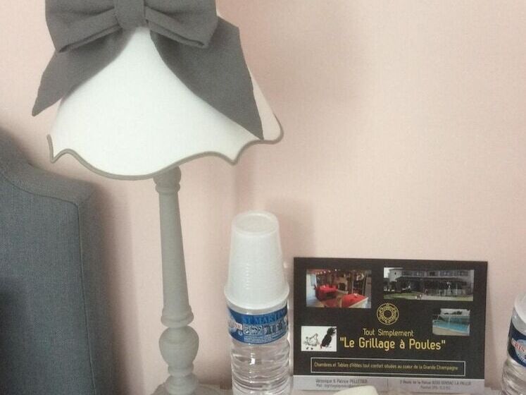 بنسيون Le Grillage A Poules