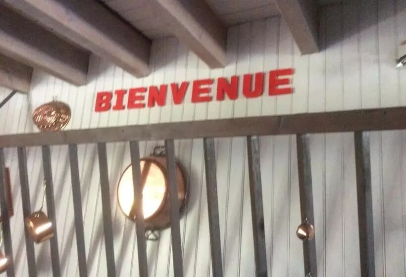 Majatalo Le Grillage A Poules