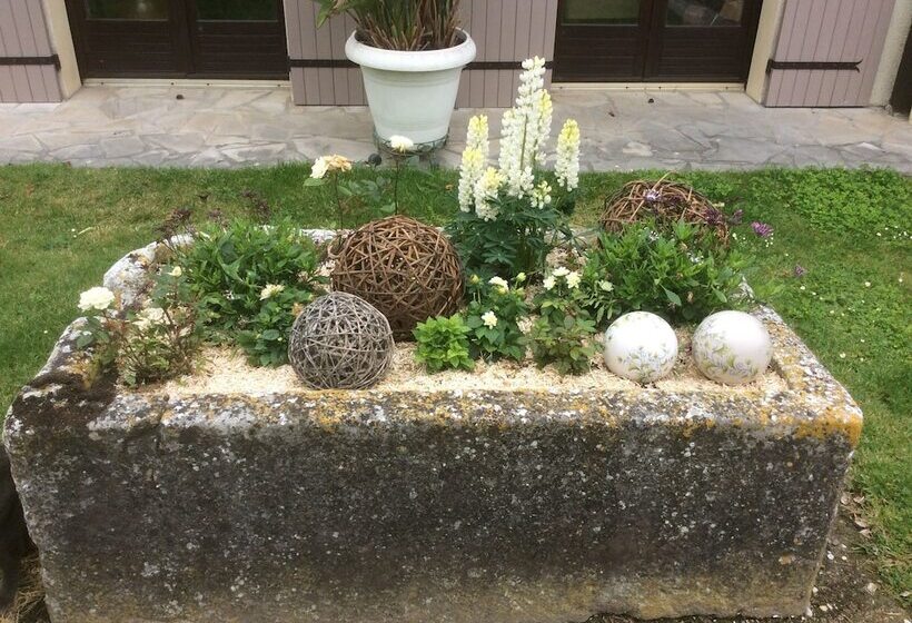 بنسيون Le Grillage A Poules