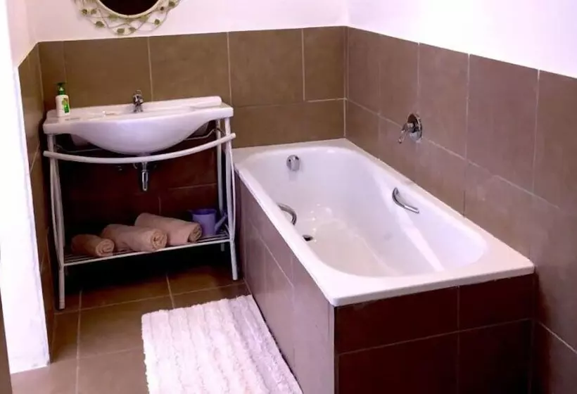 Majatalo Ledges Retreat