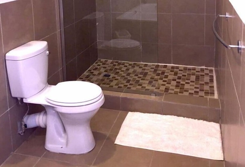 פנסיון Ledges Retreat