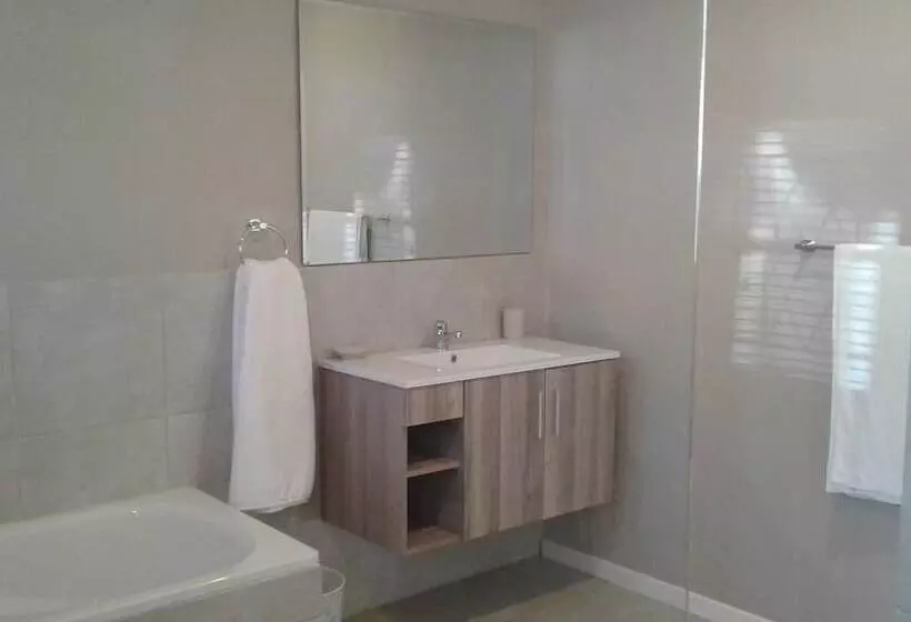 Majatalo Ledges Retreat