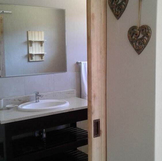 פנסיון Ledges Retreat