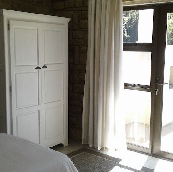 פנסיון Ledges Retreat