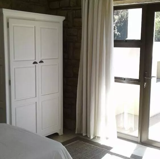 Majatalo Ledges Retreat