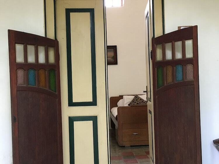 بنسيون Ndalem Natan Royal Heritage