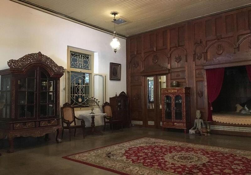 بنسيون Ndalem Natan Royal Heritage