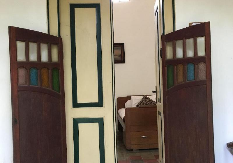 بنسيون Ndalem Natan Royal Heritage