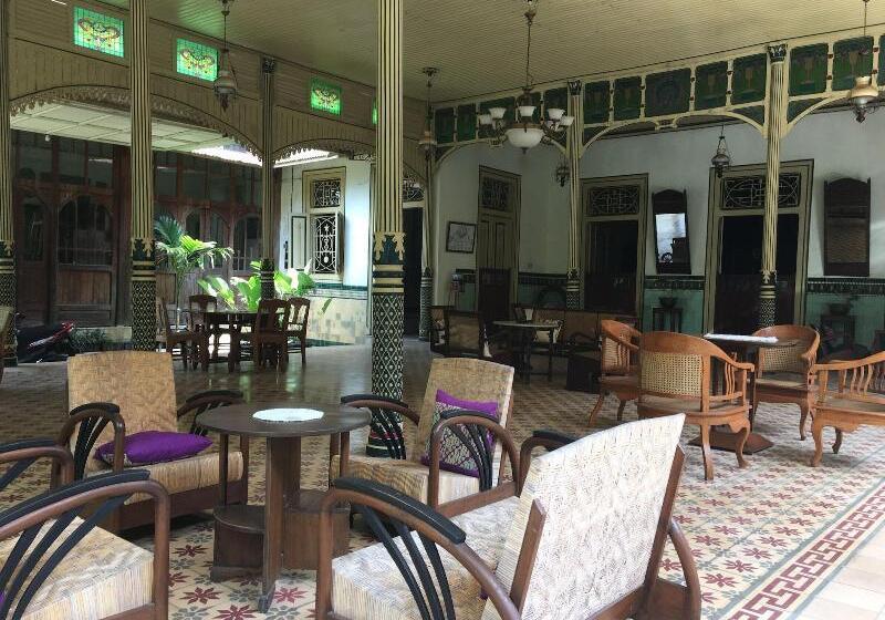 بنسيون Ndalem Natan Royal Heritage