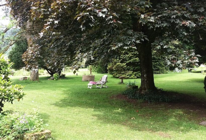 Пансион Pied Des Milles Etang   Les Capucins