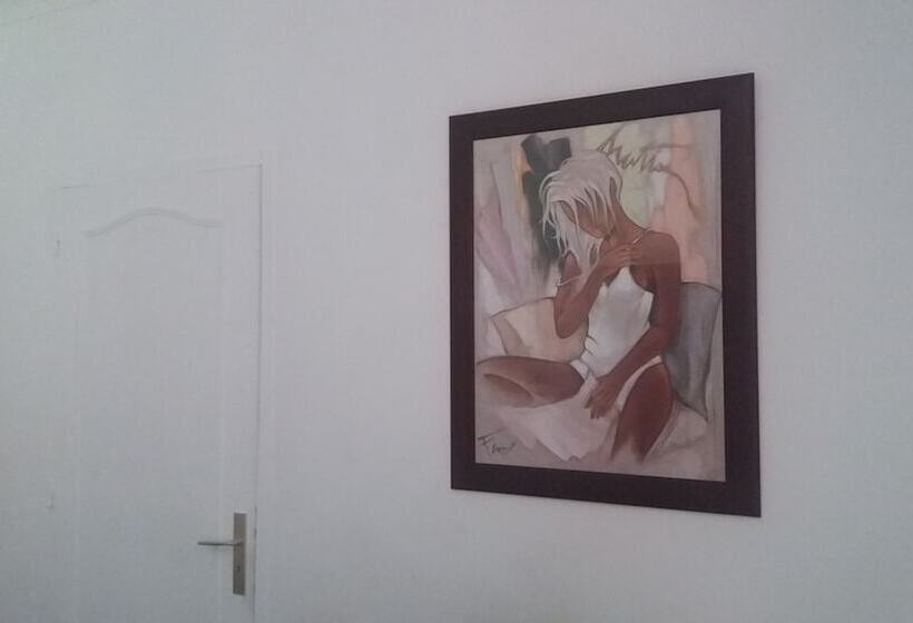 Пансион Pied Des Milles Etang   Les Capucins