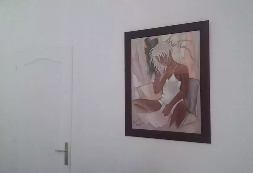 Majatalo Pied Des Milles Etang   Les Capucins