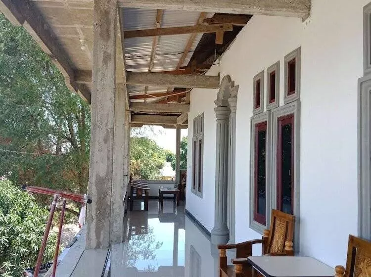 Majatalo Wakatobi Dive Inn