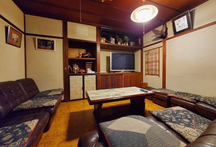 Kashiwaya Ryokan Guesthouse&sharedhouse Hostel