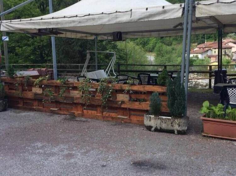 בית מלון כפרי Albergo Alla Trota