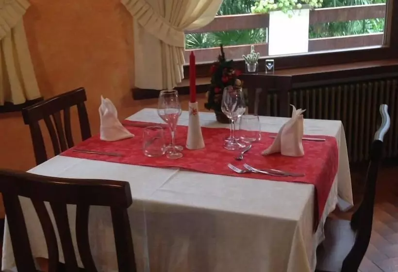 ホテル Albergo Alla Trota