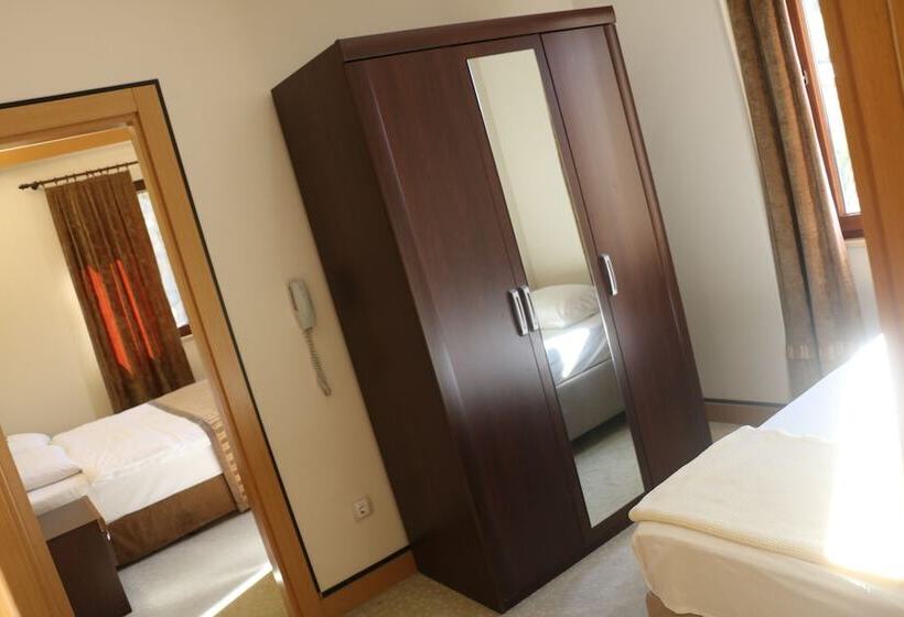 בית מלון כפרי Lazlakar