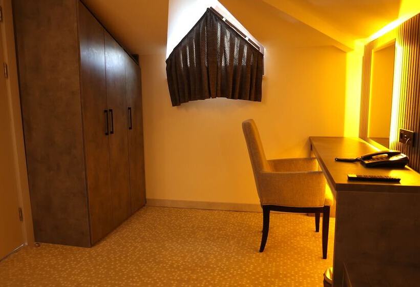 בית מלון כפרי Lazlakar