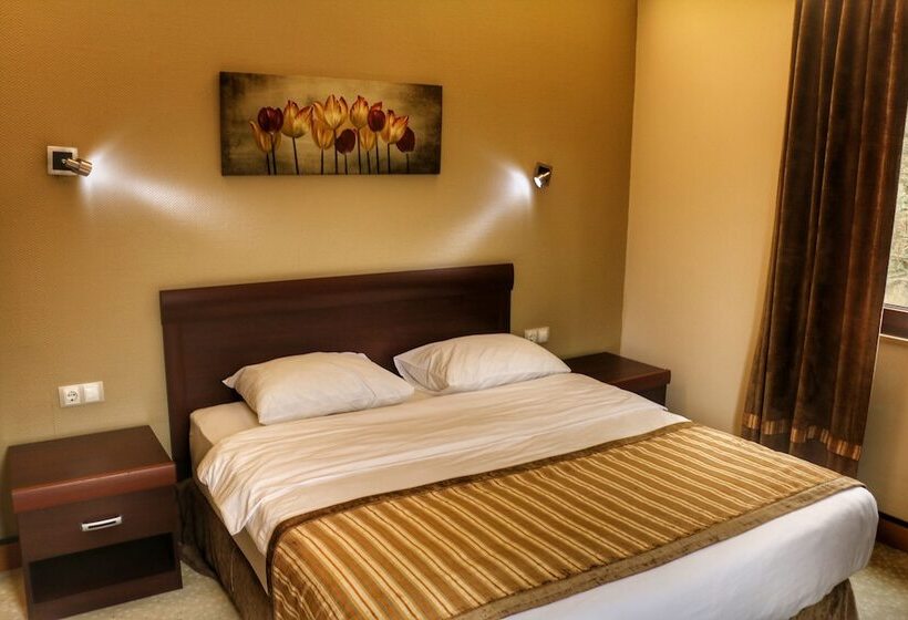 בית מלון כפרי Lazlakar