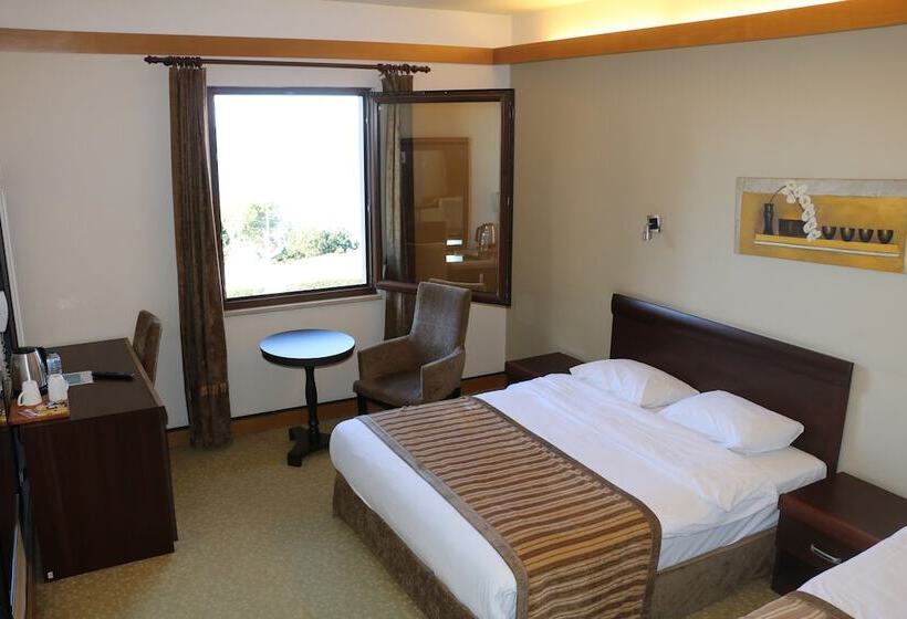 בית מלון כפרי Lazlakar