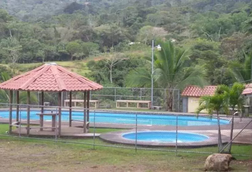 Hotelli Rancho Montezumo