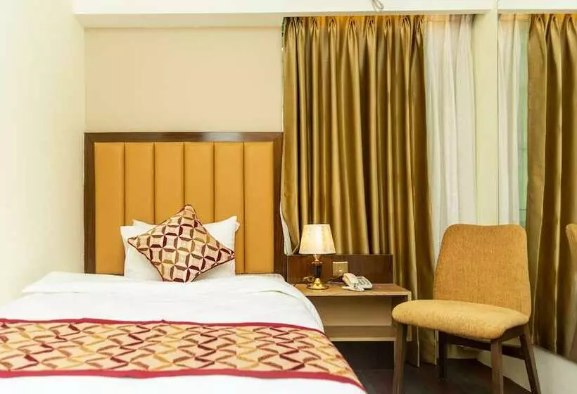 هتل Royal Inn Dhaka