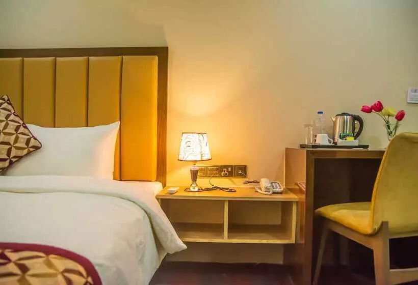 هتل Royal Inn Dhaka