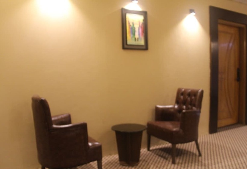 هتل Royal Inn Dhaka