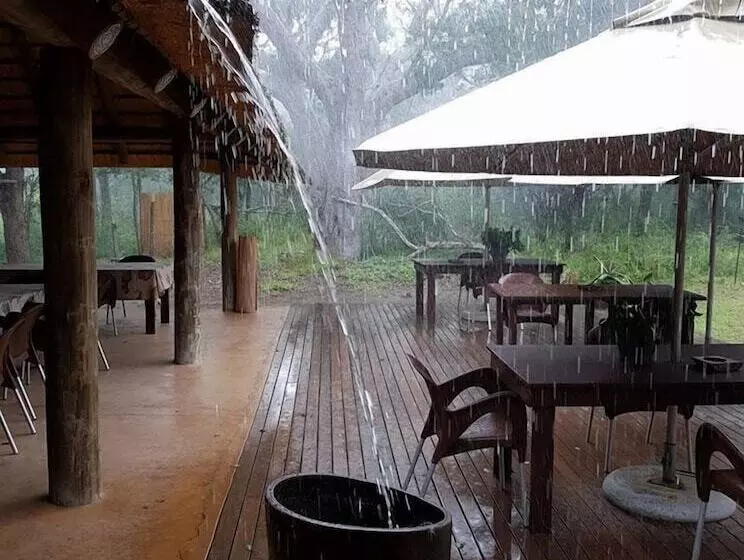 Hotelli Tembe Elephant Park Lodge