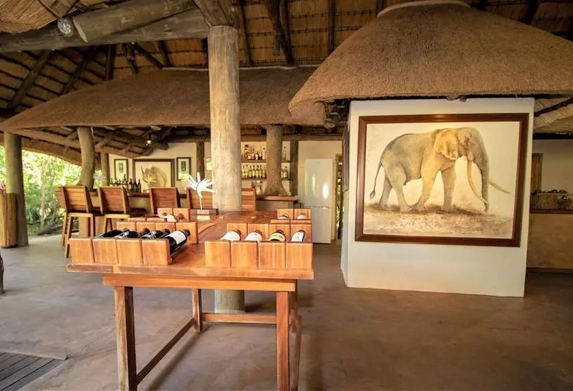 Hotelli Tembe Elephant Park Lodge