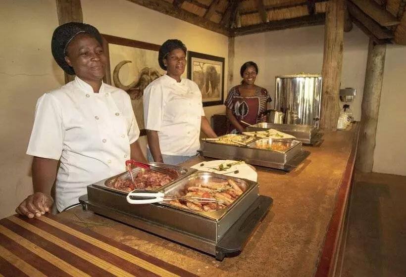 Hotelli Tembe Elephant Park Lodge