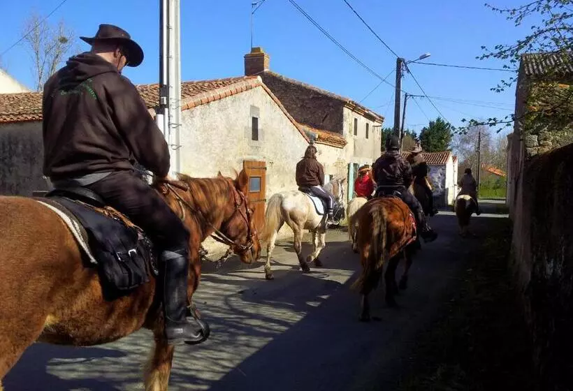 ペンション La Coudriere