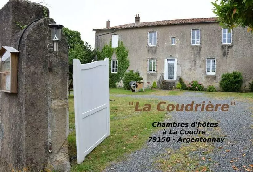 ペンション La Coudriere