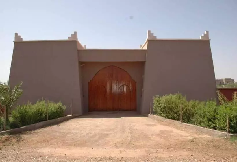 پانسیون L'ermitage Rouge