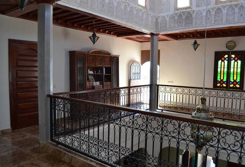 بنسيون L'ermitage Rouge