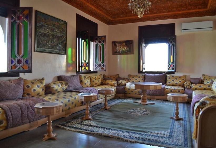 بنسيون L'ermitage Rouge