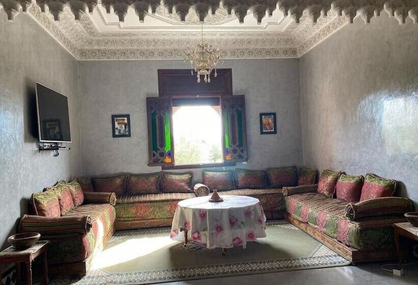 بنسيون L'ermitage Rouge