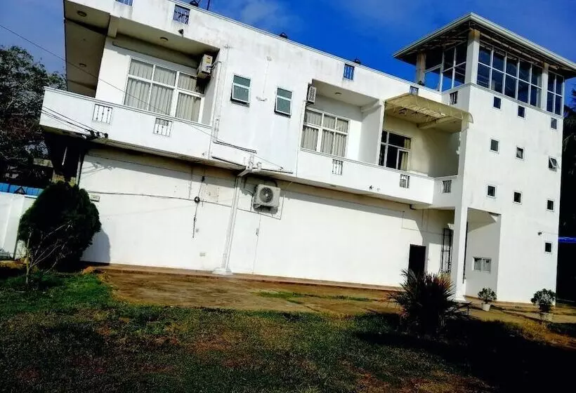 Majatalo Omeeco Guest